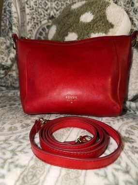 Fossil Sydney Red Leather Crossbody Clutch with Gold Hardware